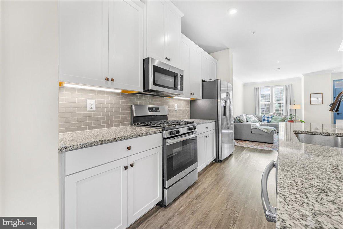 5806 PECKING STONE STREET