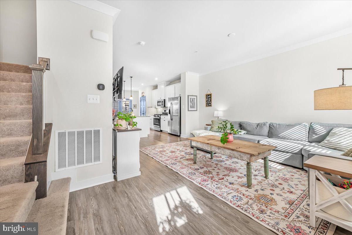 5806 PECKING STONE STREET