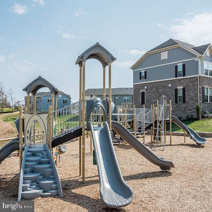 5806 PECKING STONE STREET