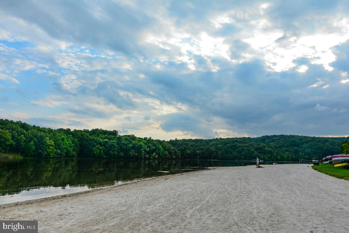 5806 PECKING STONE STREET