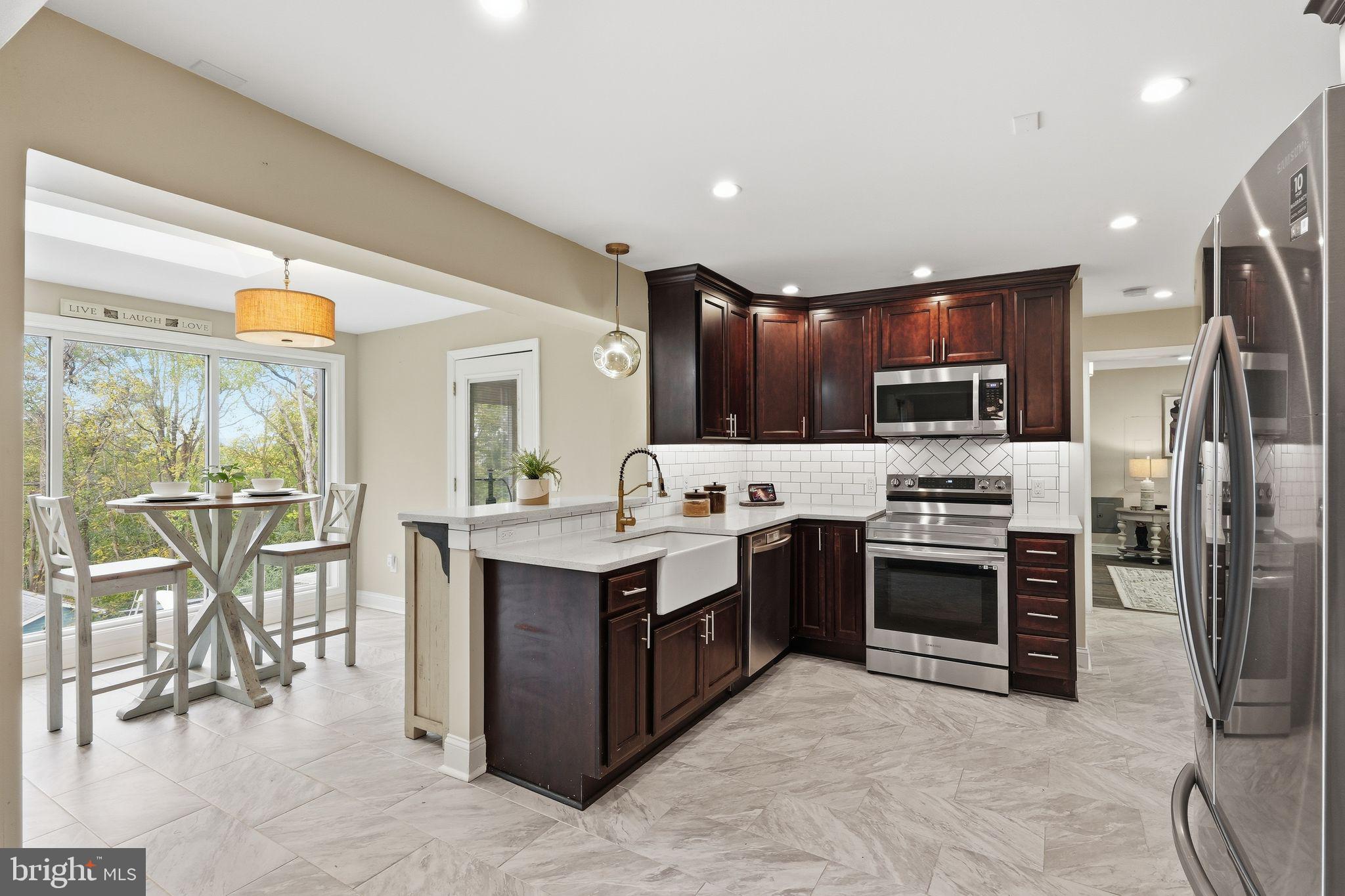 5642 JEFFERSON BOULEVARD