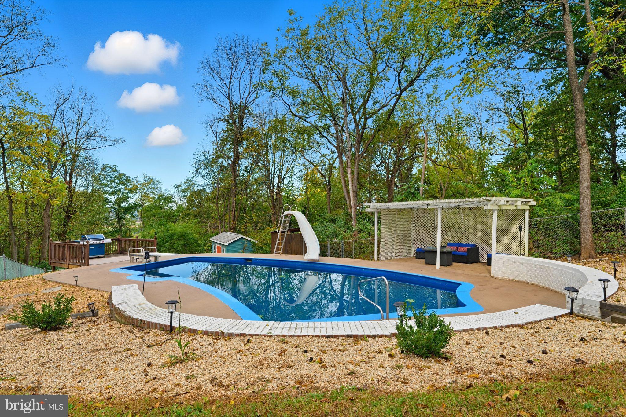 5642 JEFFERSON BOULEVARD