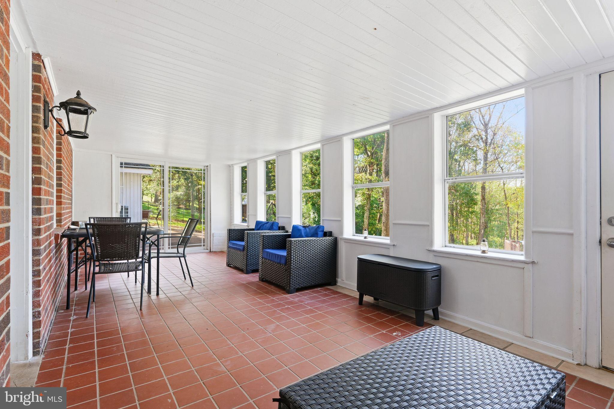 5642 JEFFERSON BOULEVARD