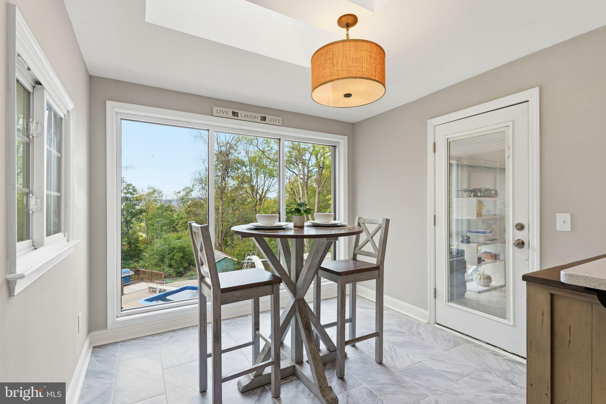 5642 JEFFERSON BOULEVARD