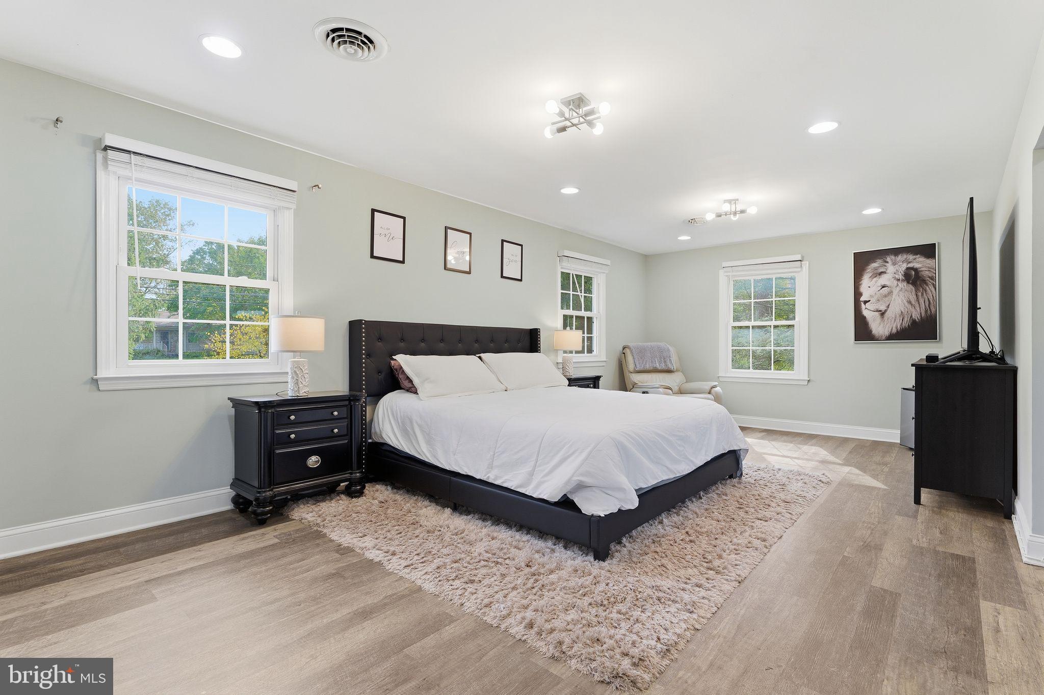 5642 JEFFERSON BOULEVARD