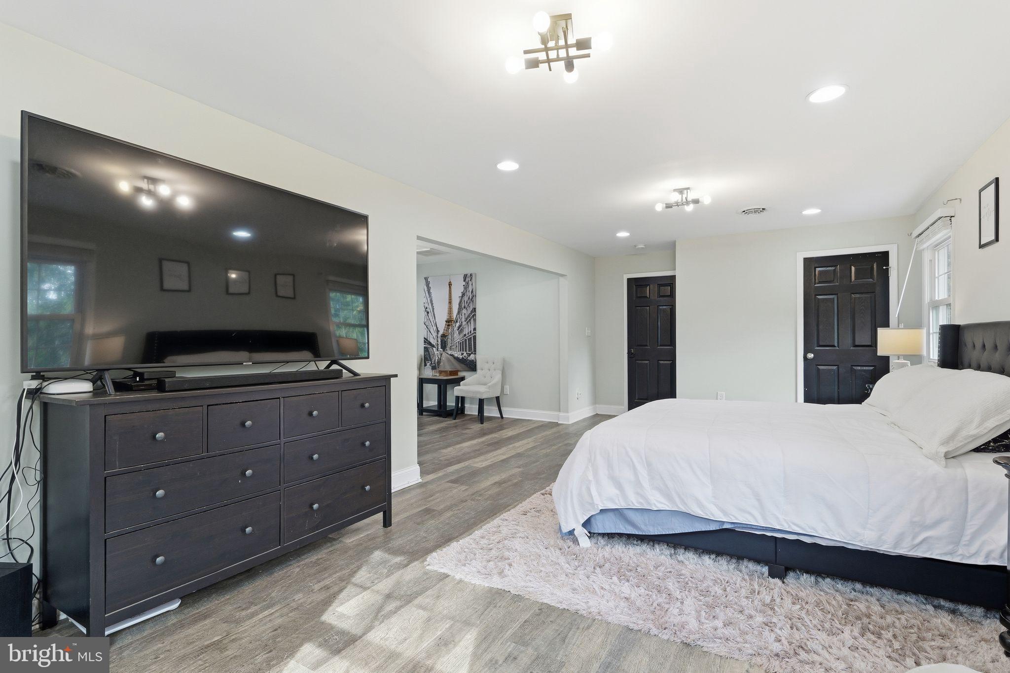 5642 JEFFERSON BOULEVARD