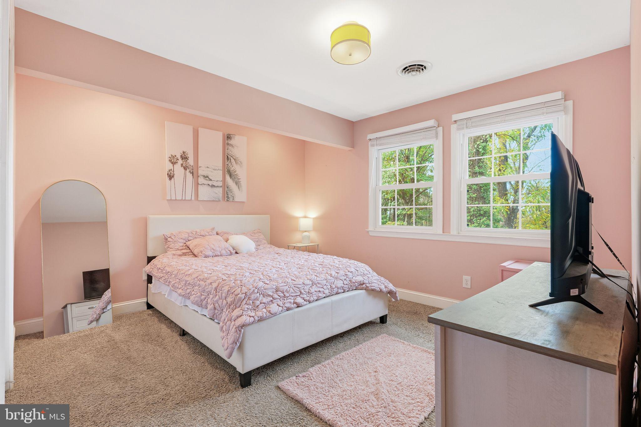 5642 JEFFERSON BOULEVARD