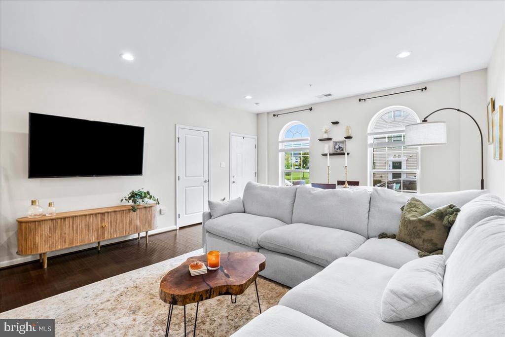 6412 WALCOTT LANE