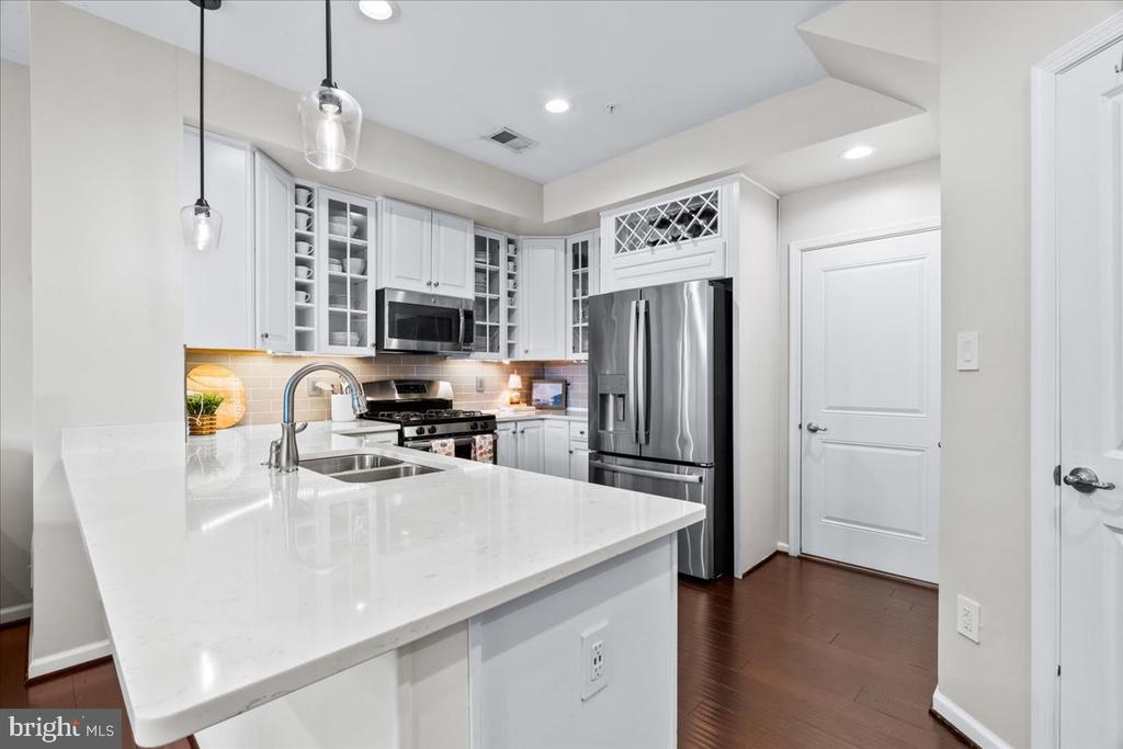 6412 WALCOTT LANE