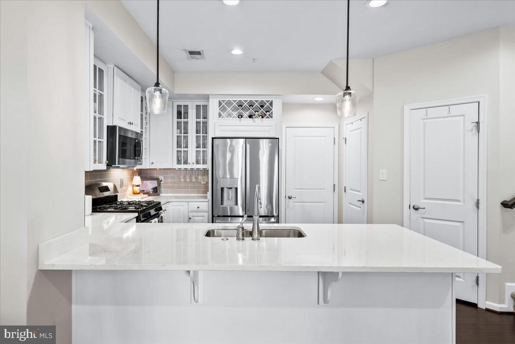 6412 WALCOTT LANE