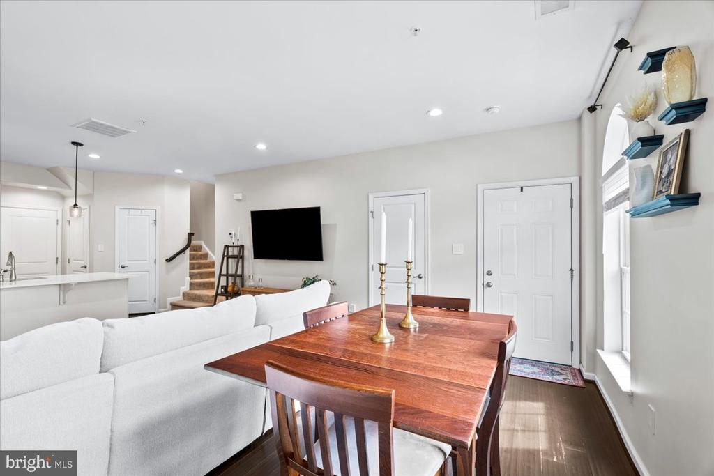 6412 WALCOTT LANE