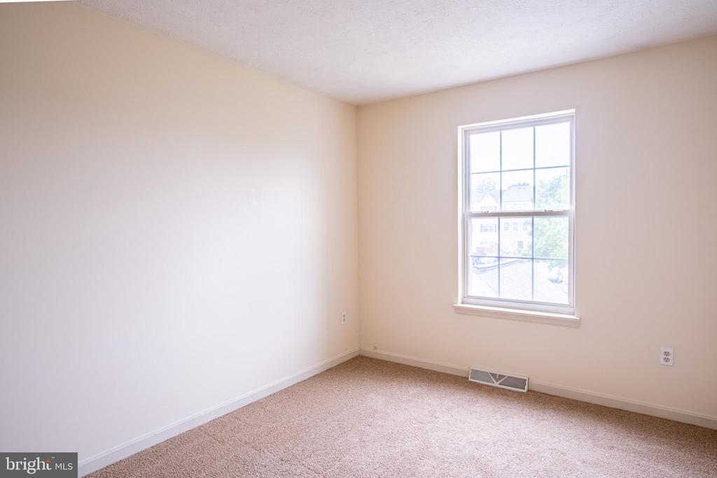 4910 EDGEWARE TERRACE