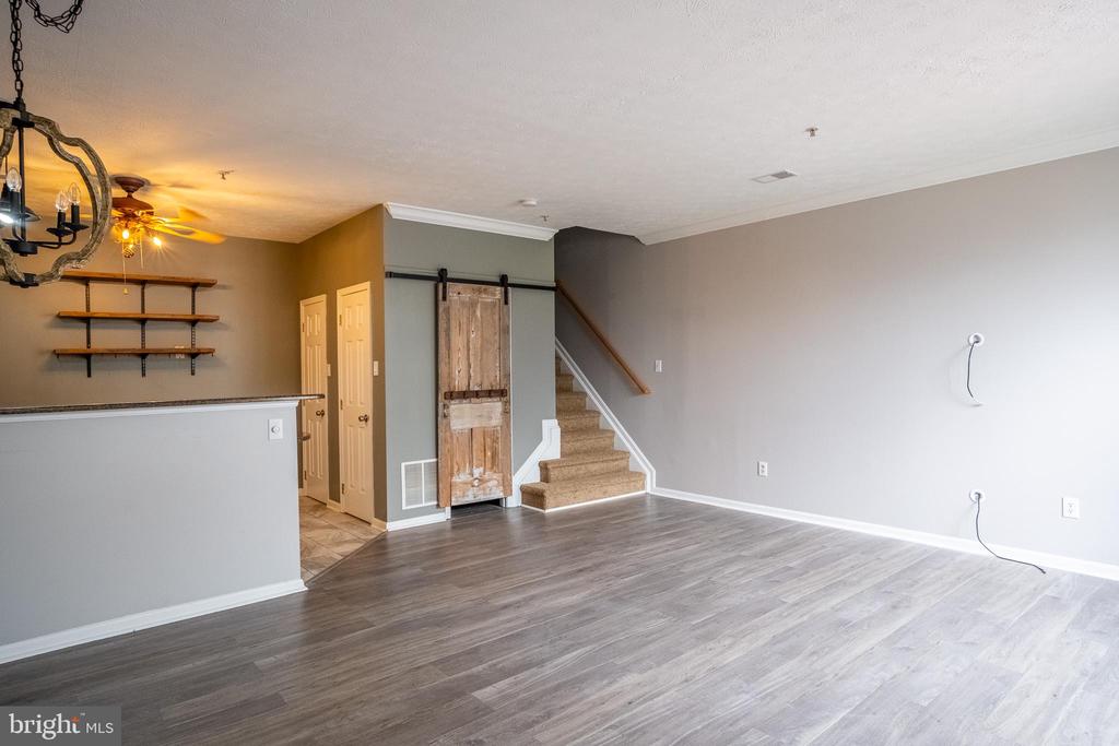 4910 EDGEWARE TERRACE