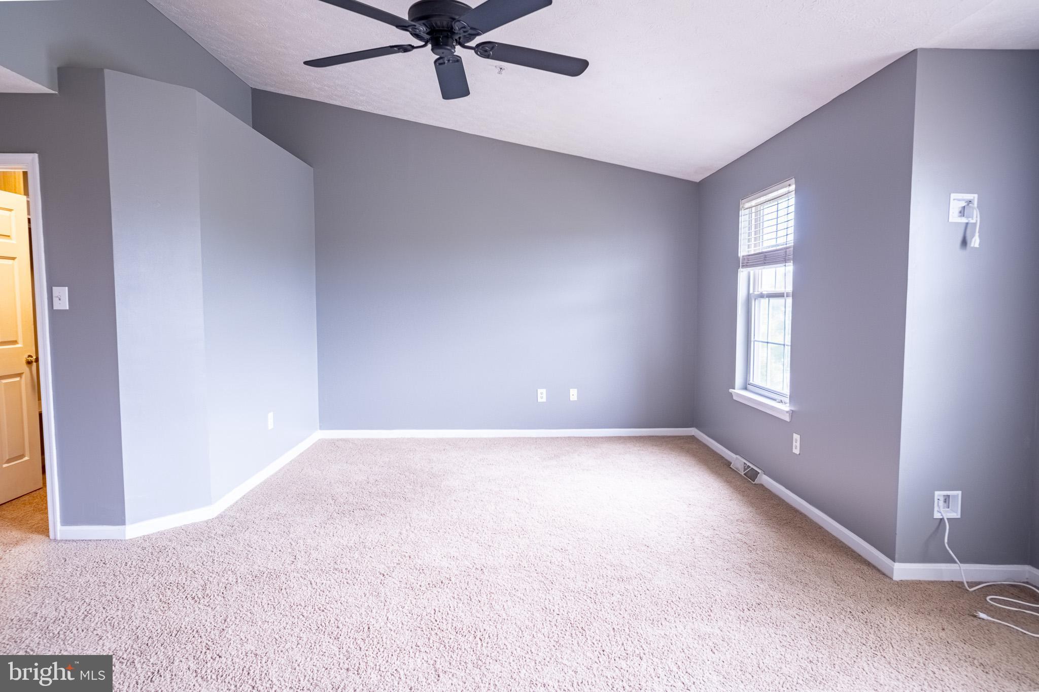 4910 EDGEWARE TERRACE