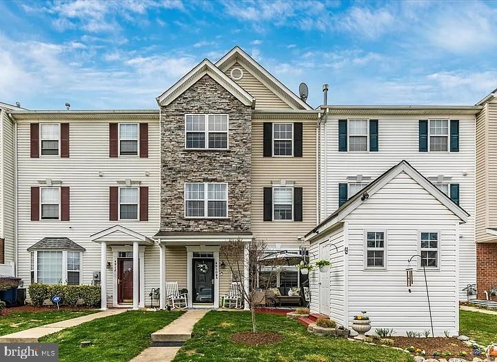 4910 EDGEWARE TERRACE