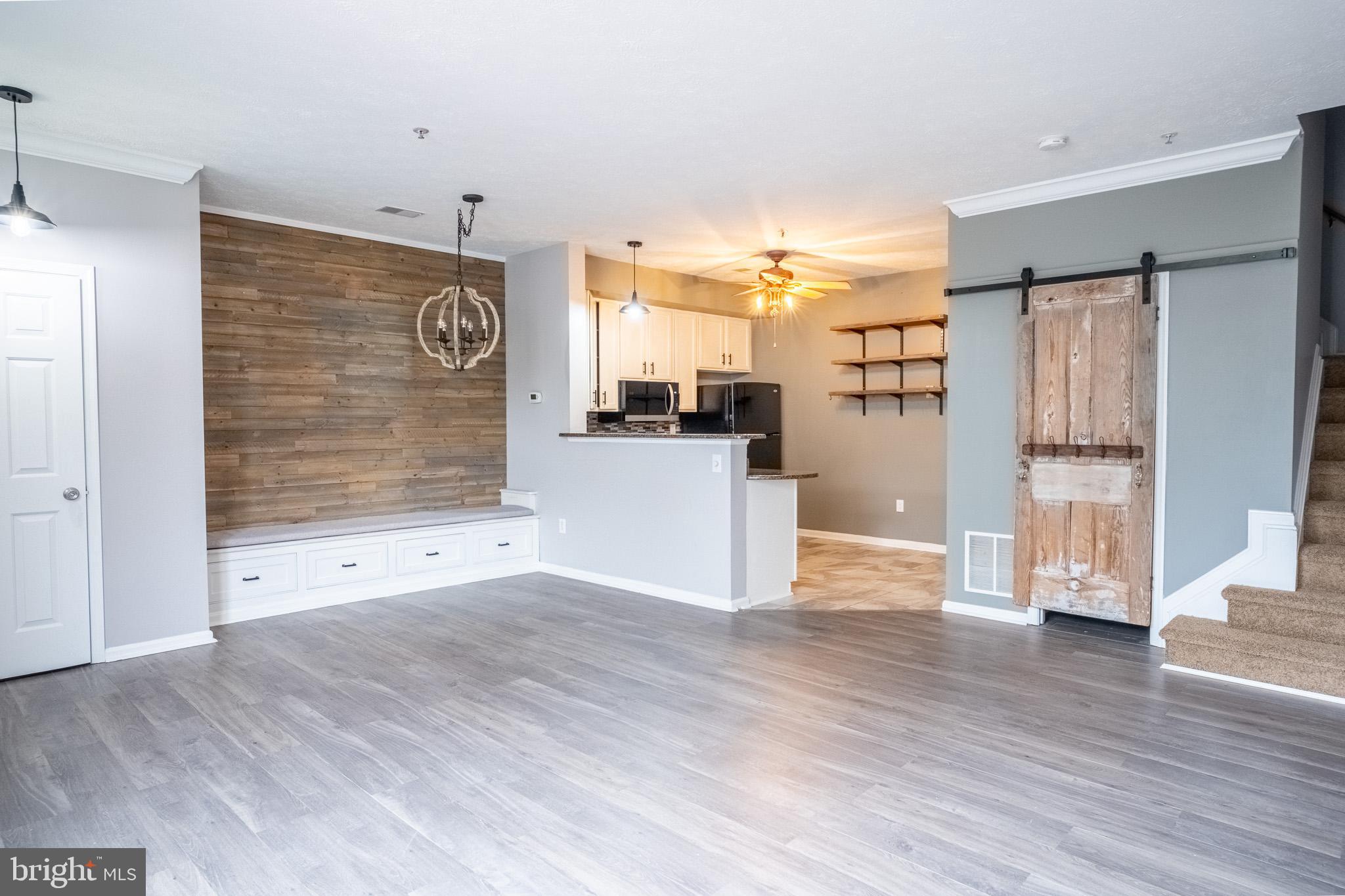 4910 EDGEWARE TERRACE