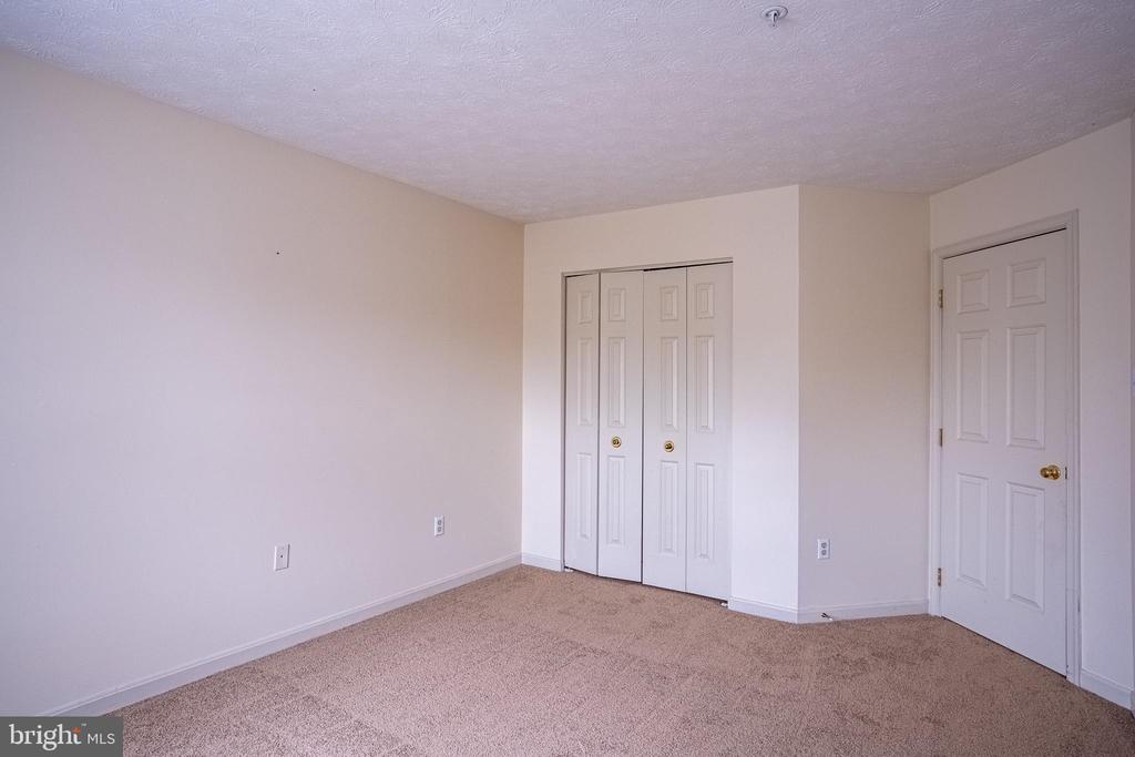 4910 EDGEWARE TERRACE