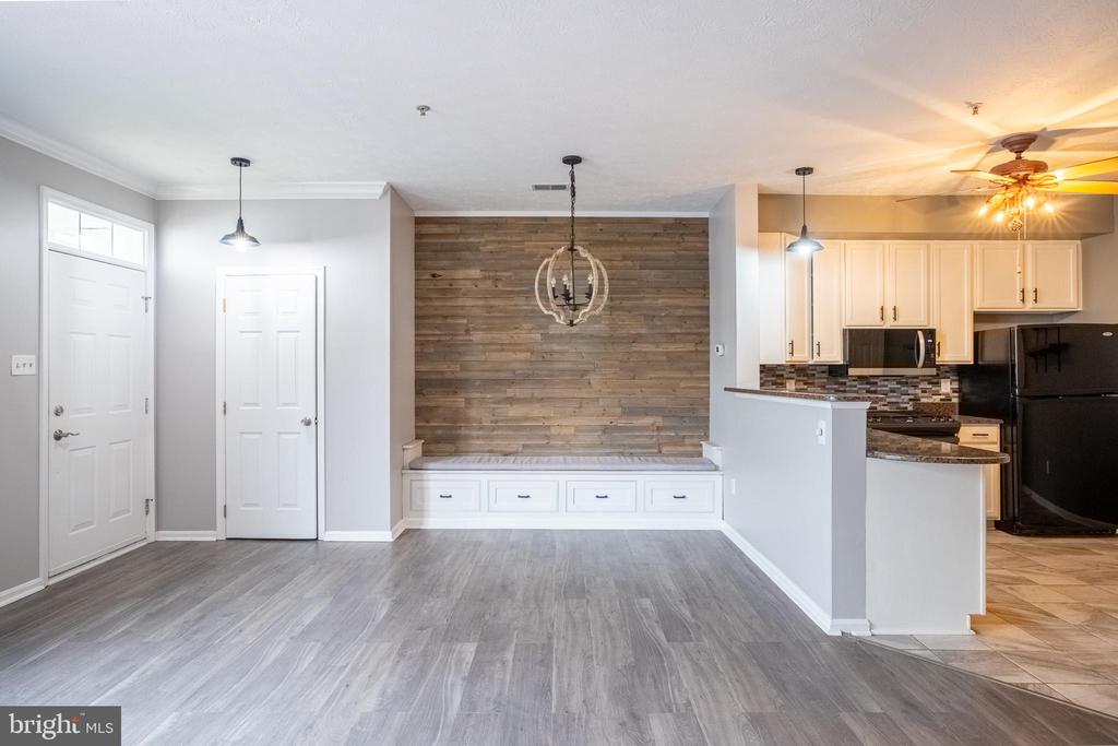 4910 EDGEWARE TERRACE