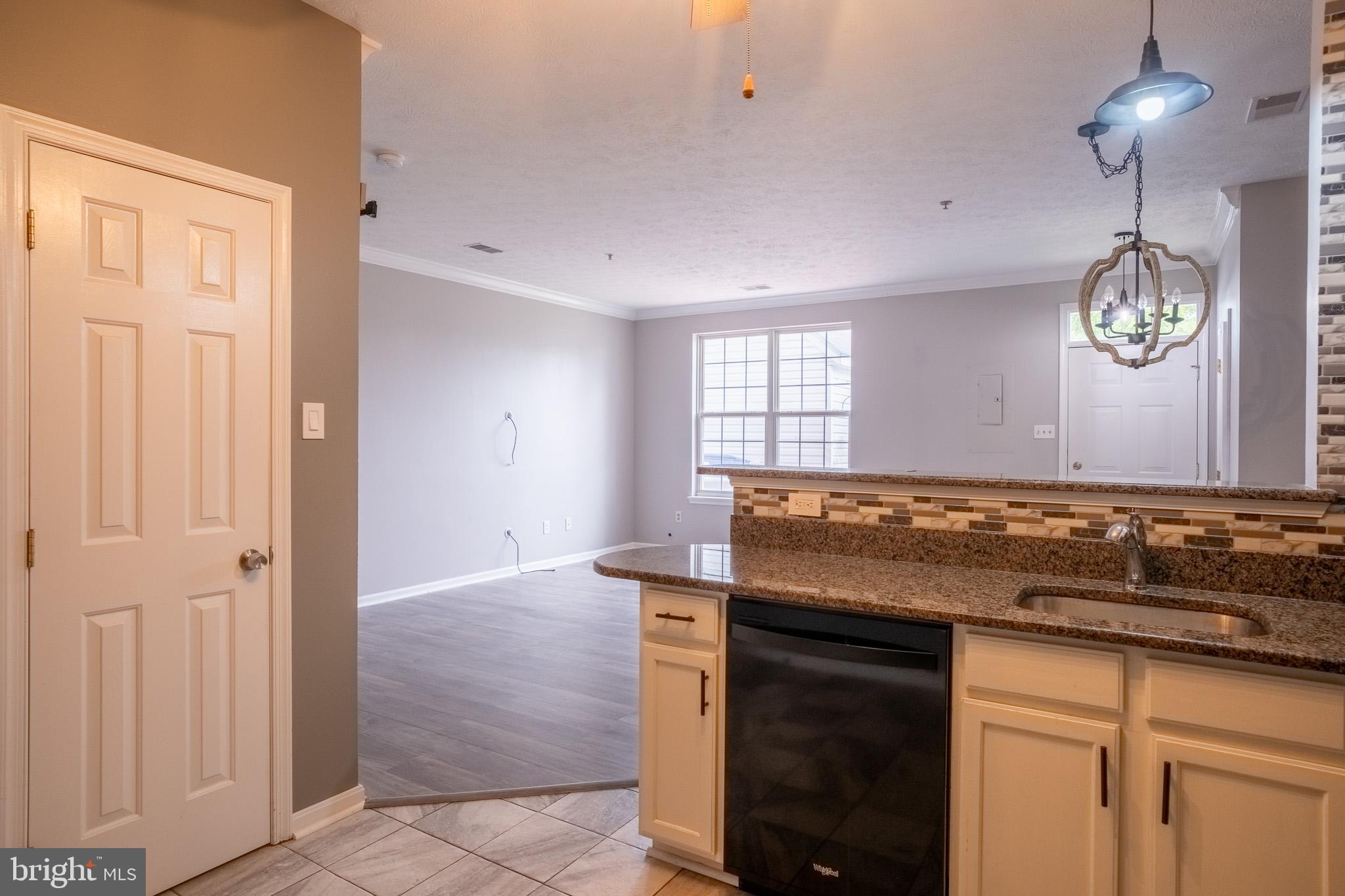 4910 EDGEWARE TERRACE