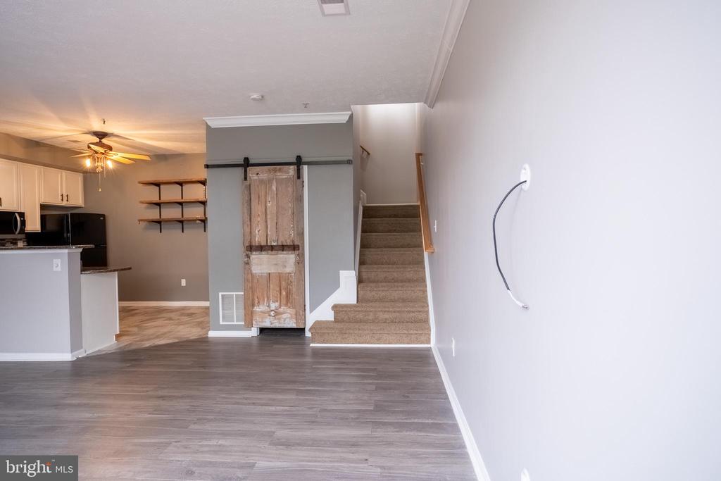 4910 EDGEWARE TERRACE