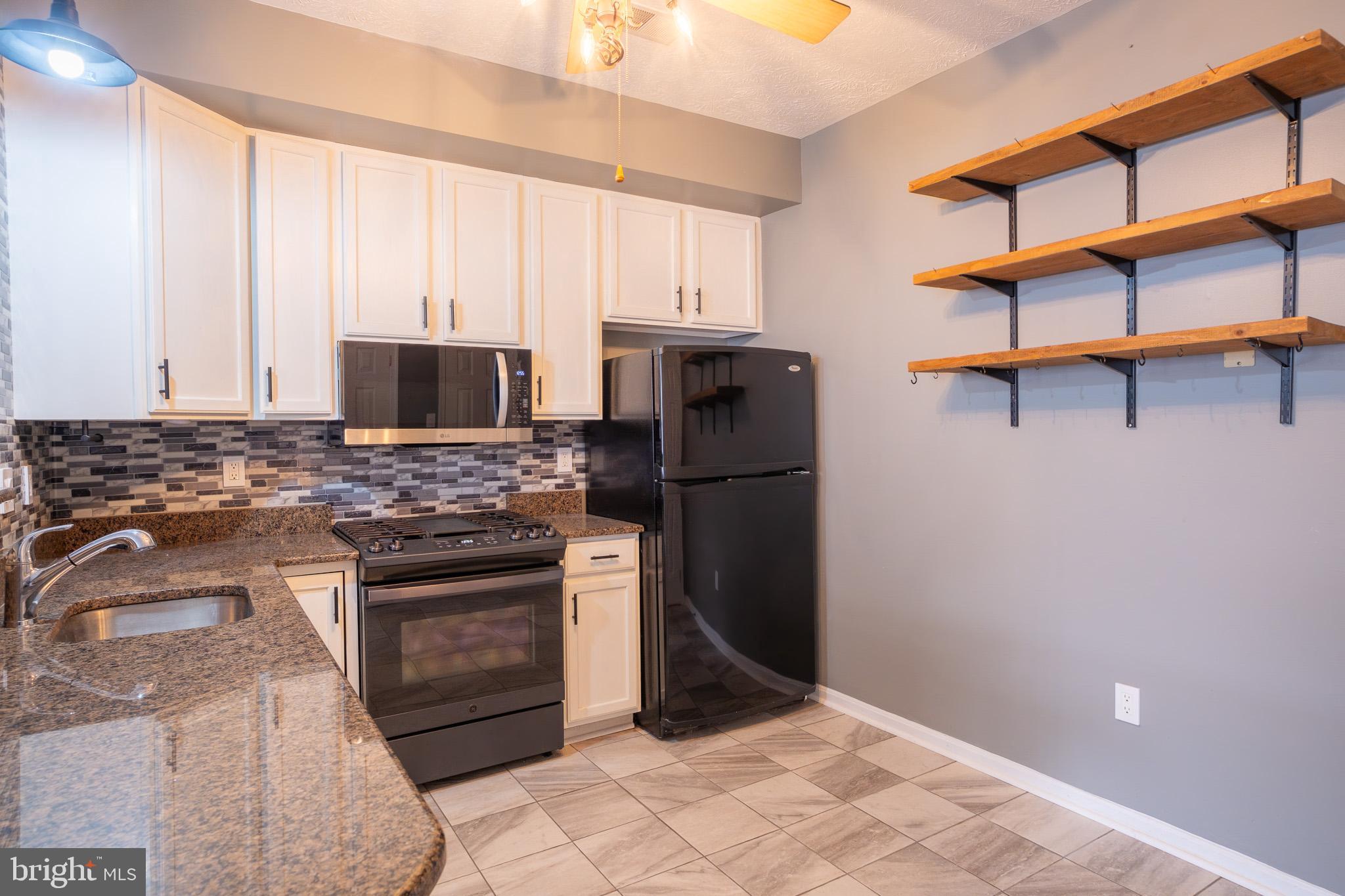 4910 EDGEWARE TERRACE