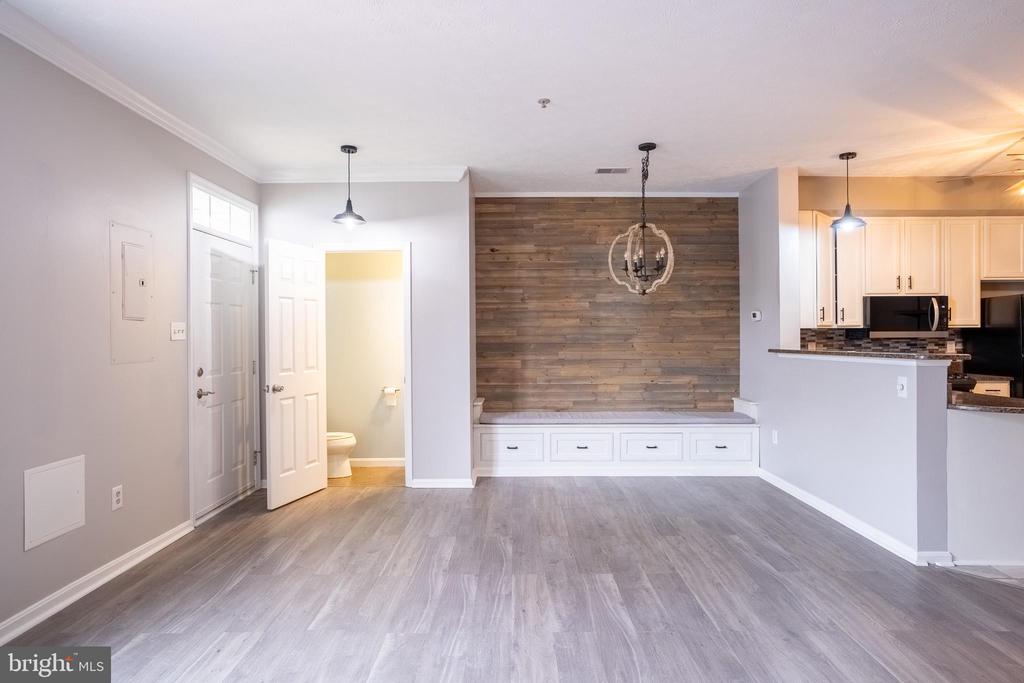 4910 EDGEWARE TERRACE