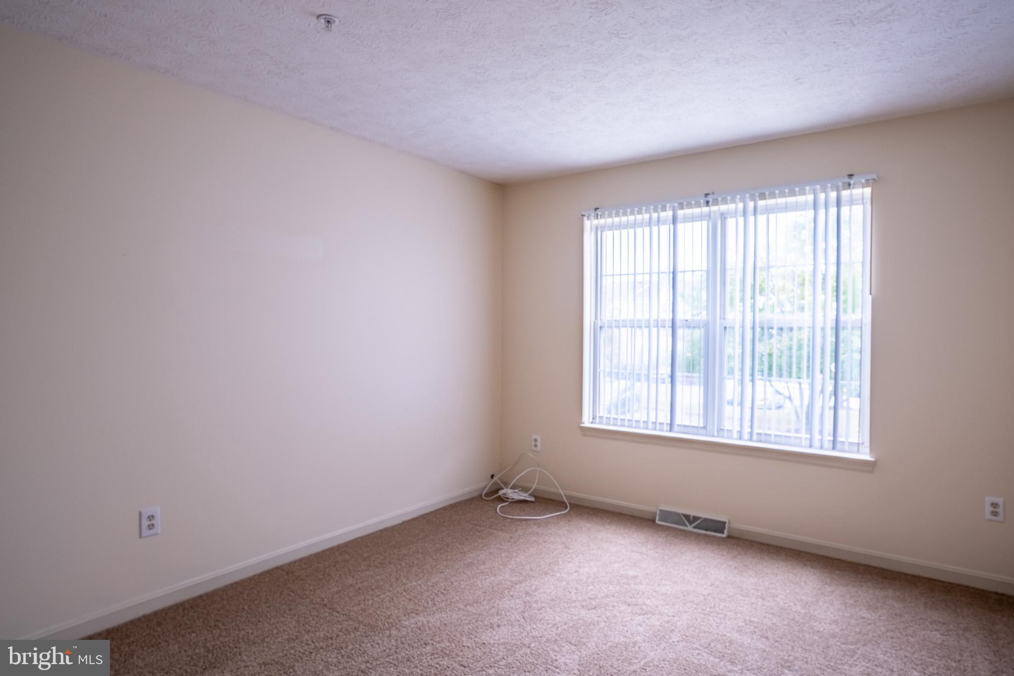 4910 EDGEWARE TERRACE