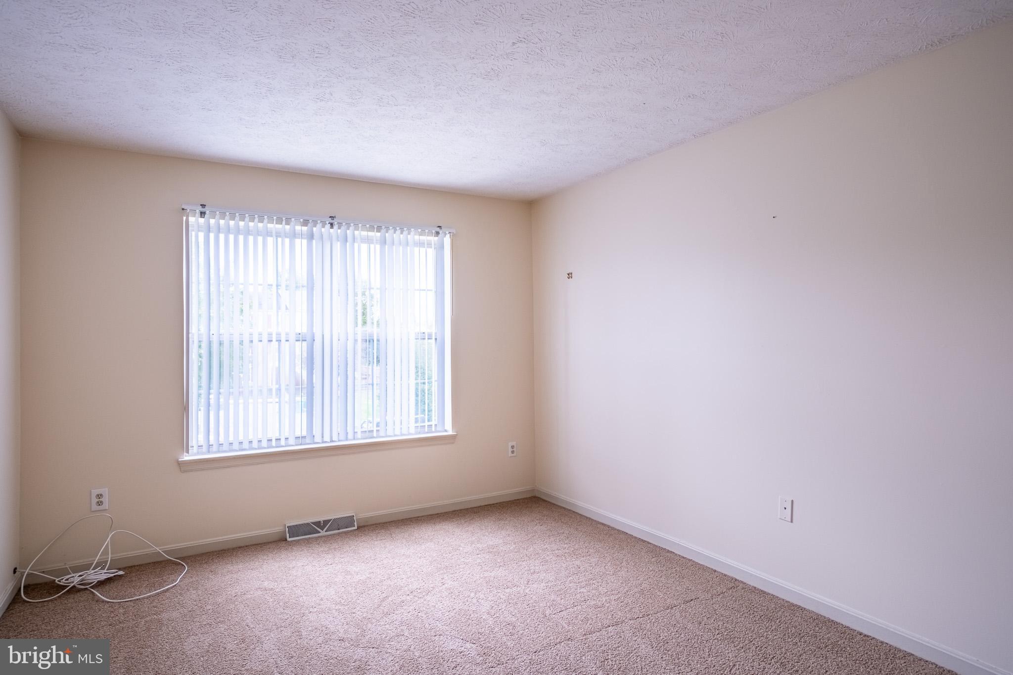 4910 EDGEWARE TERRACE