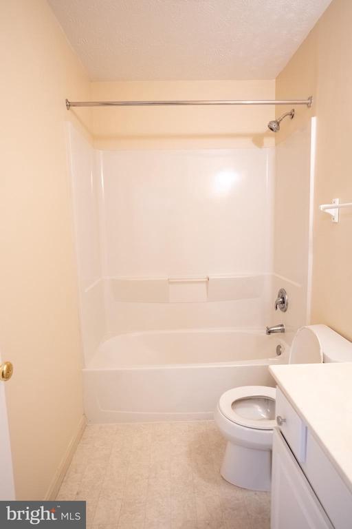 4910 EDGEWARE TERRACE