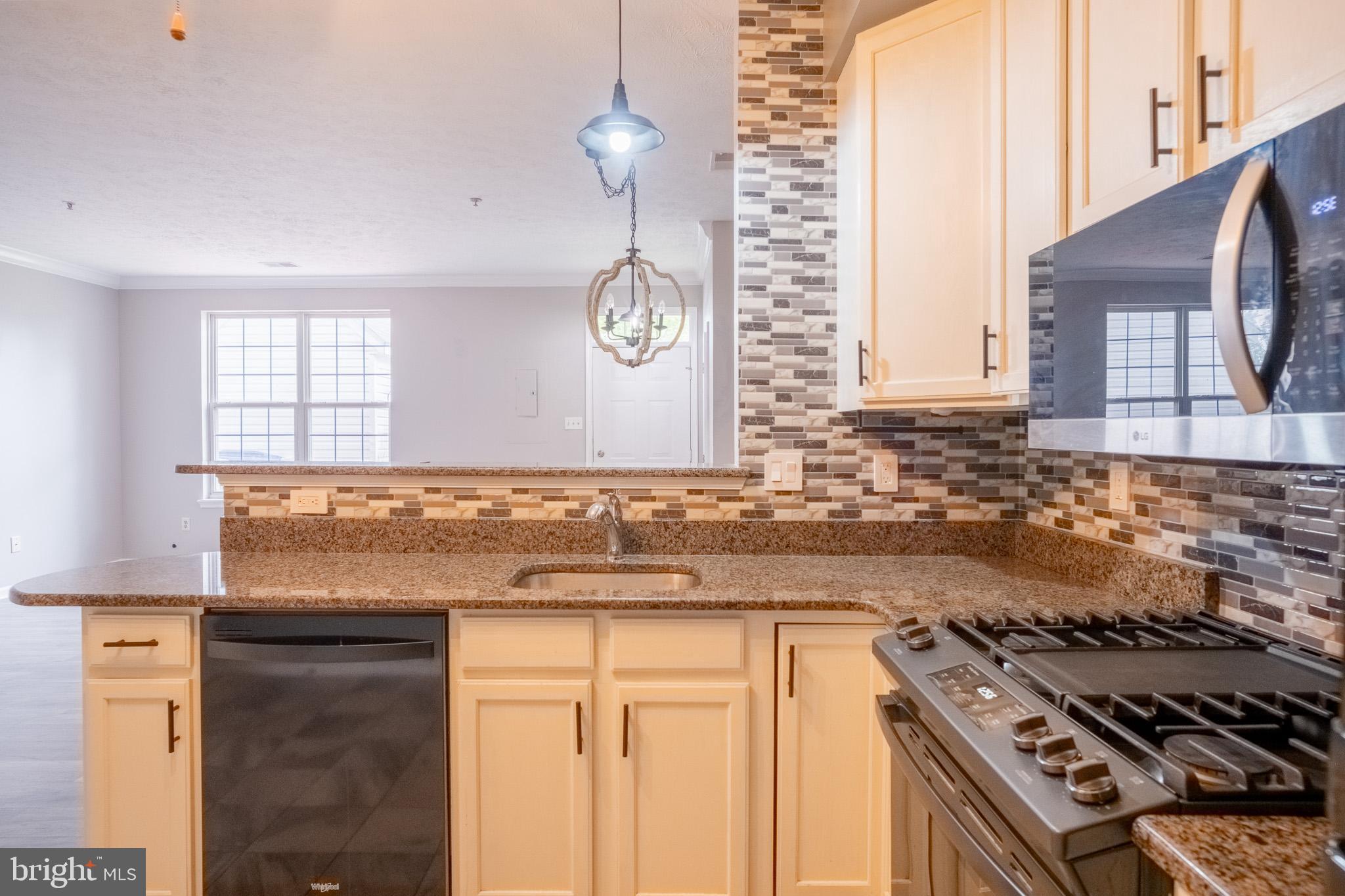 4910 EDGEWARE TERRACE