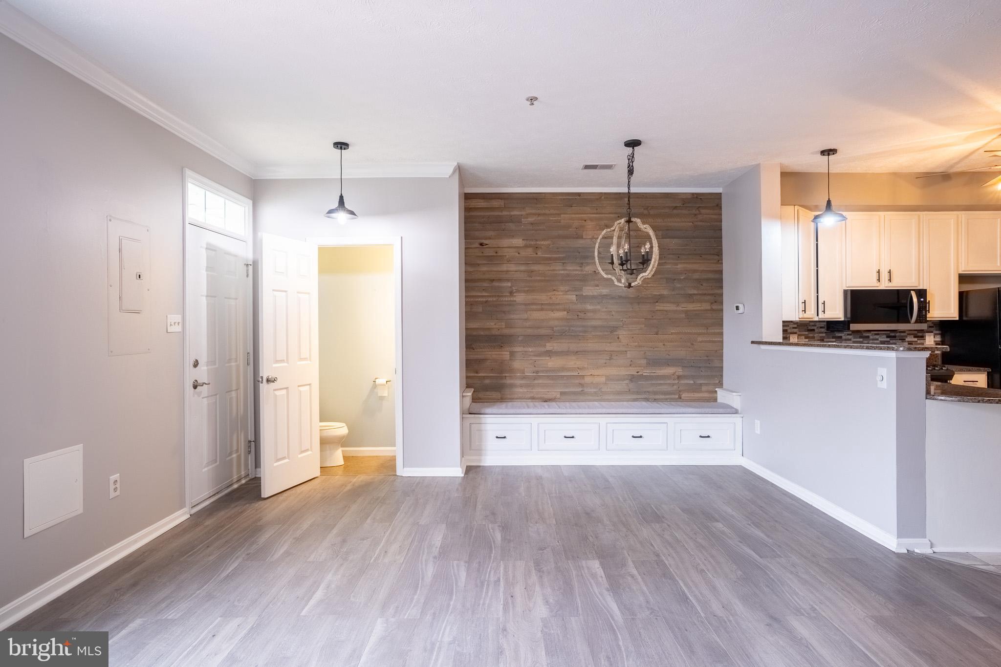 4910 EDGEWARE TERRACE