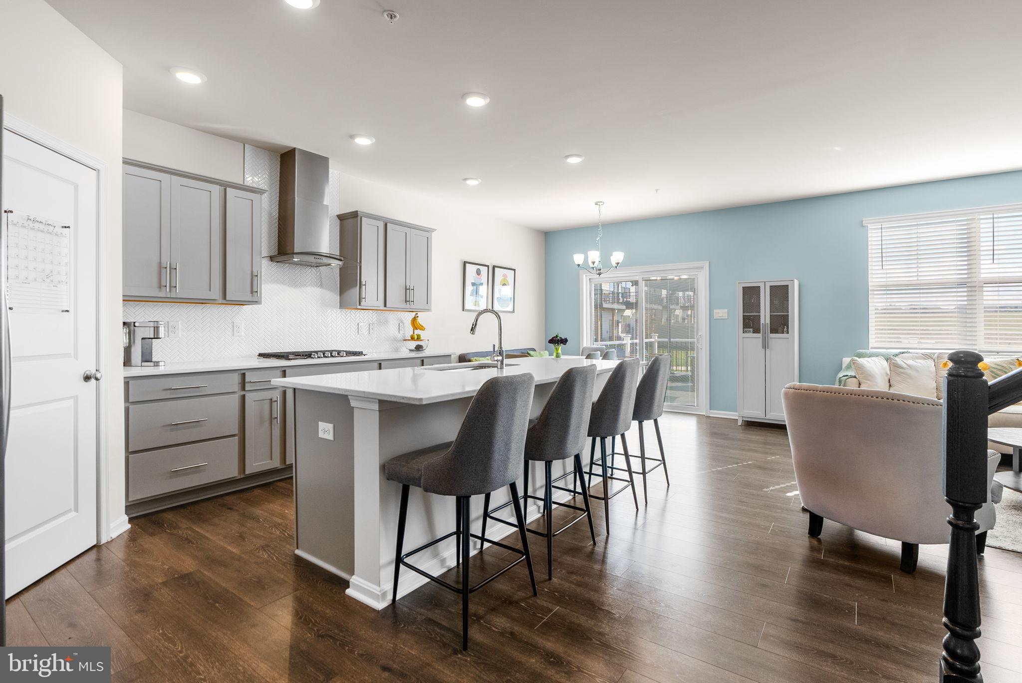 518 CARROLL WALK AVENUE