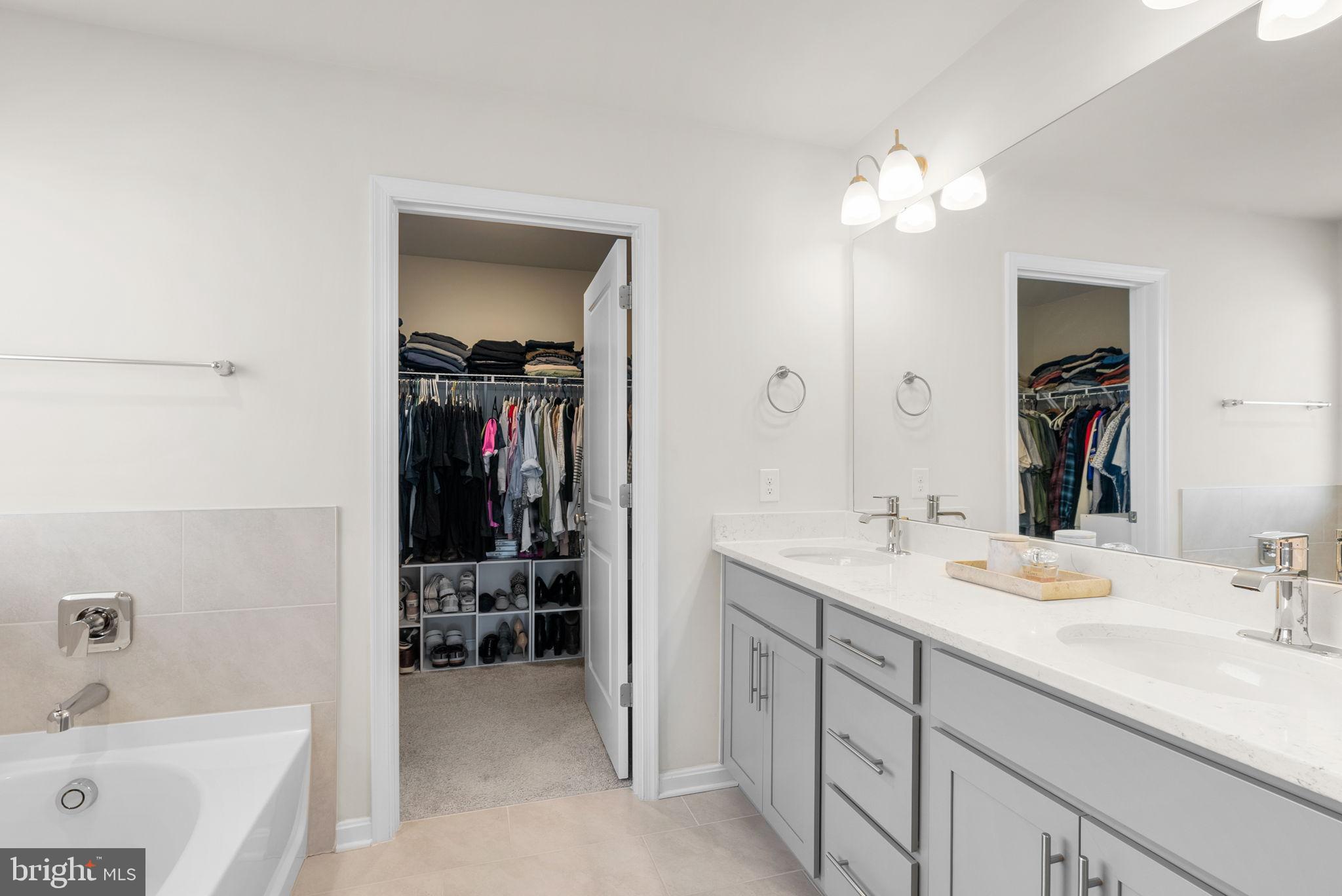 518 CARROLL WALK AVENUE