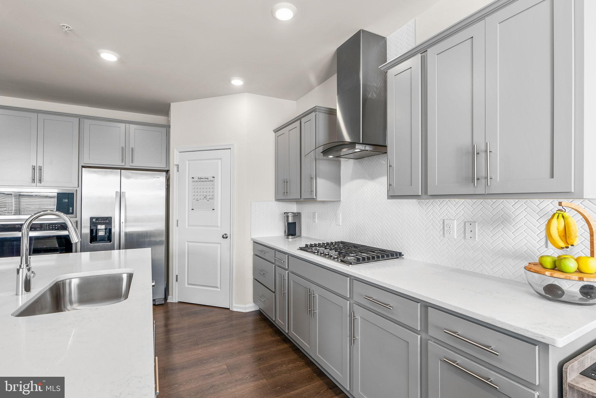 518 CARROLL WALK AVENUE