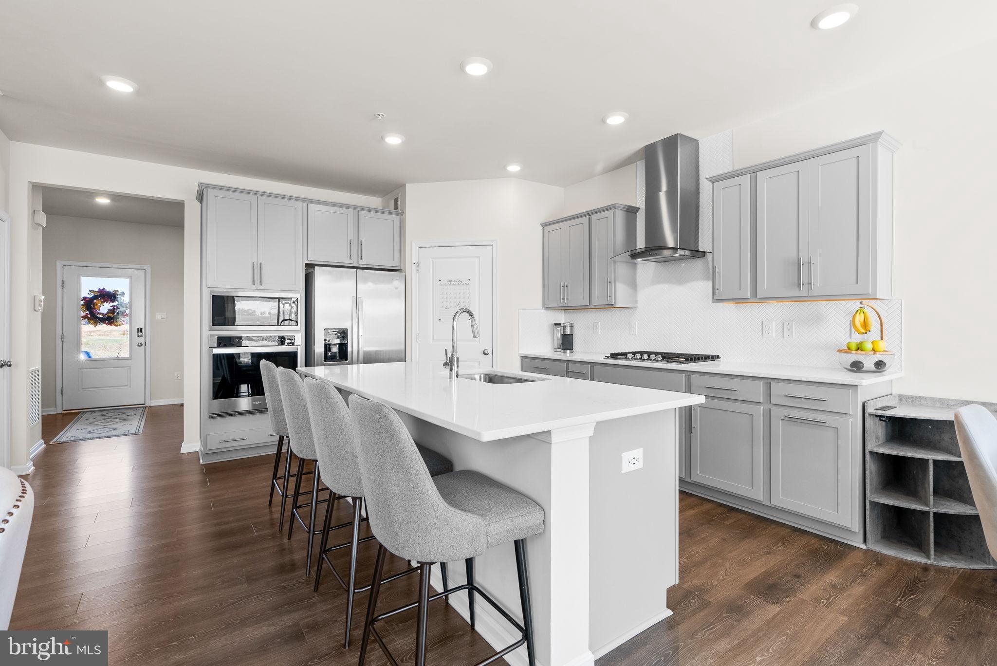 518 CARROLL WALK AVENUE