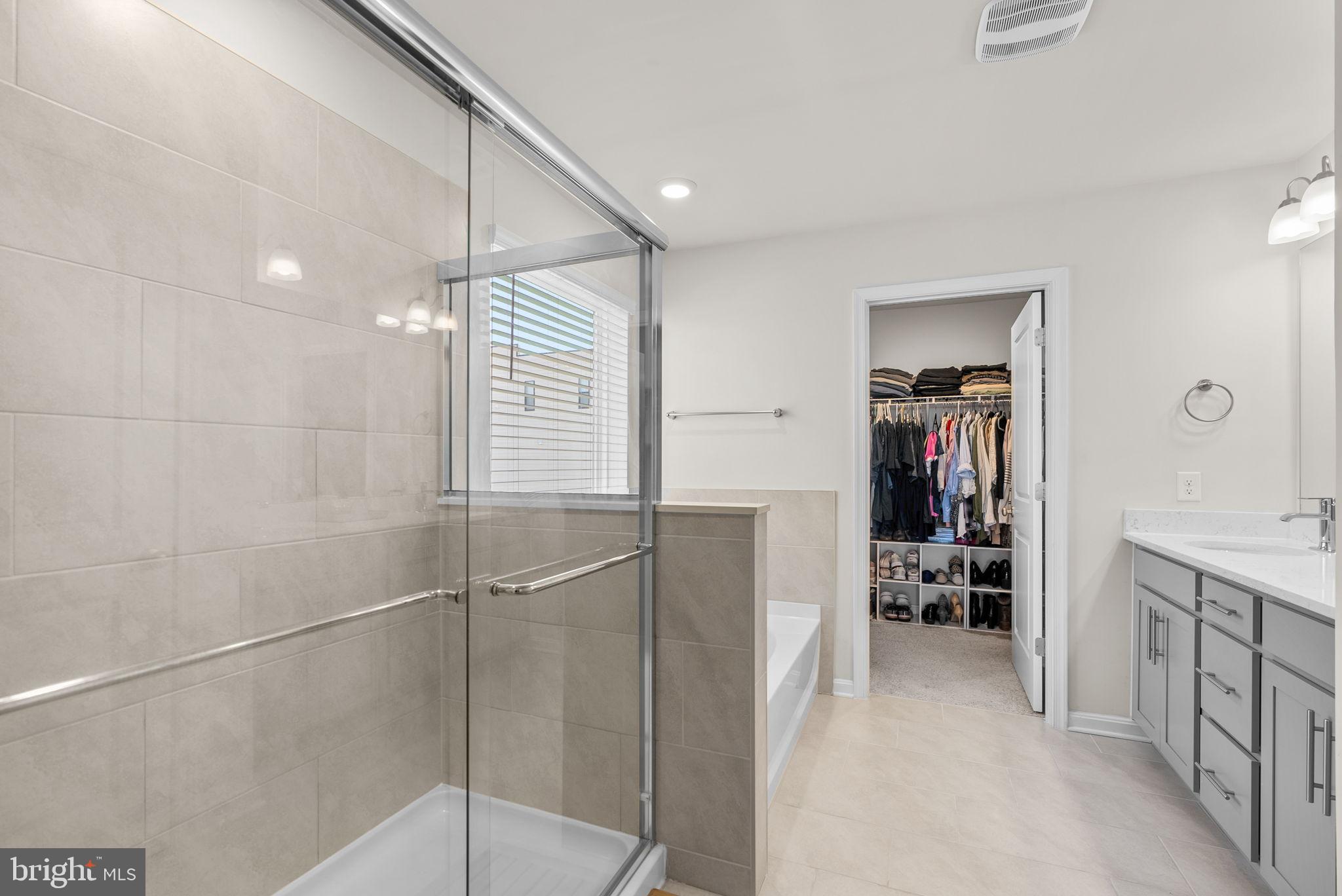 518 CARROLL WALK AVENUE