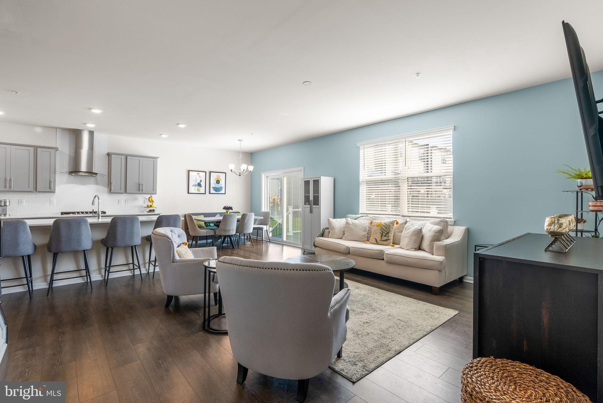 518 CARROLL WALK AVENUE