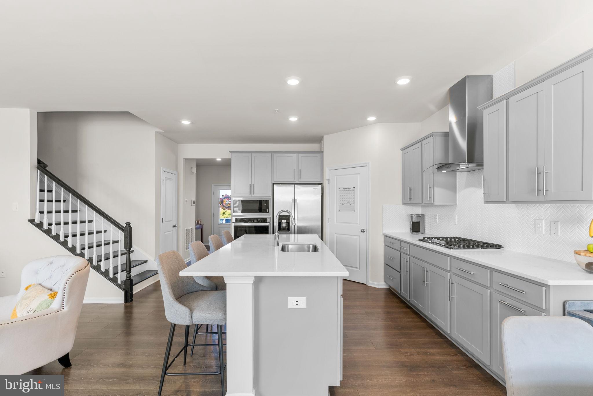 518 CARROLL WALK AVENUE