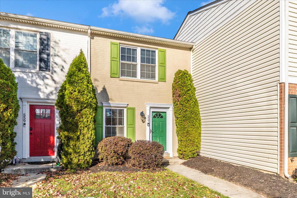 557 LANCASTER PLACE 557