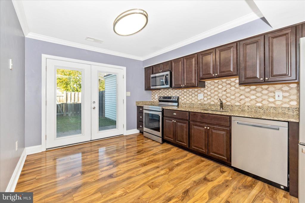 557 LANCASTER PLACE 557