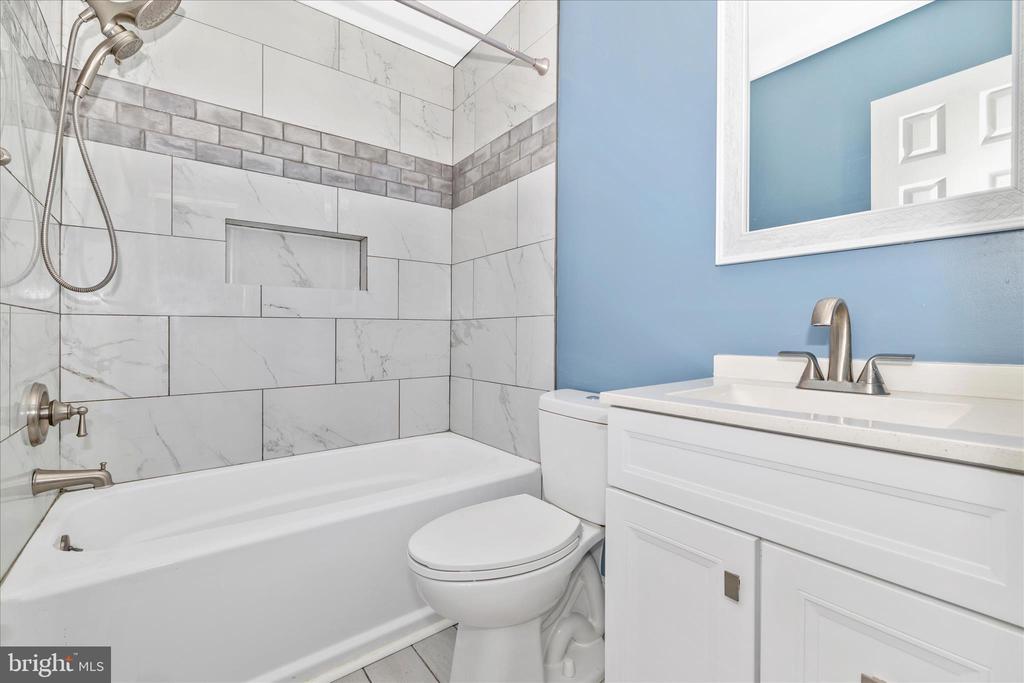 557 LANCASTER PLACE 557