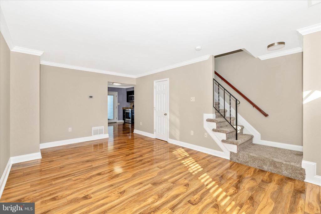 557 LANCASTER PLACE 557