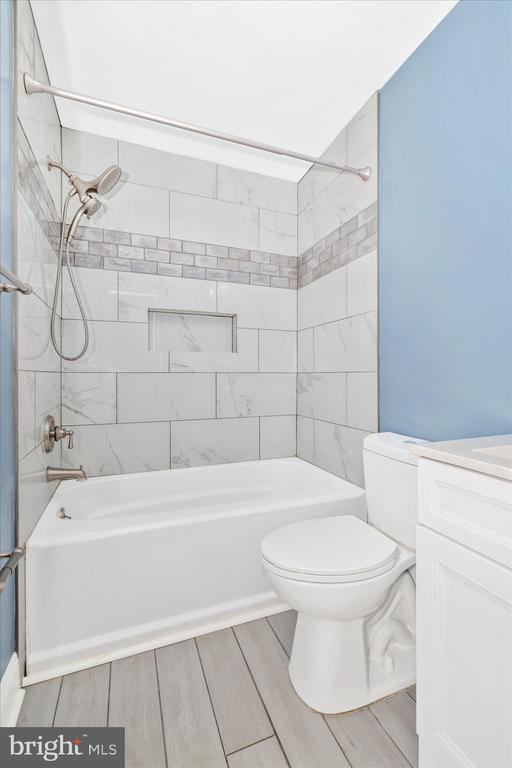 557 LANCASTER PLACE 557
