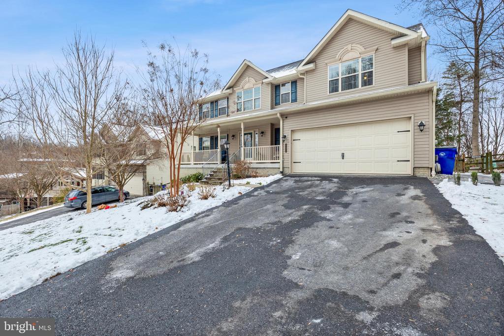 6692 GLEN LANE