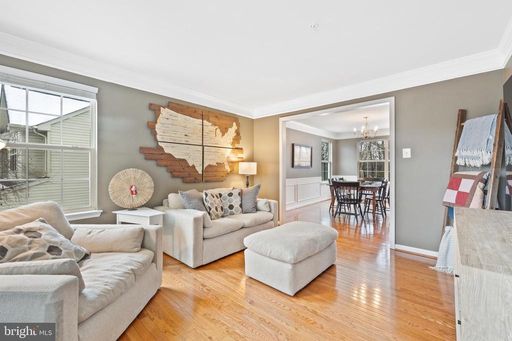 6692 GLEN LANE