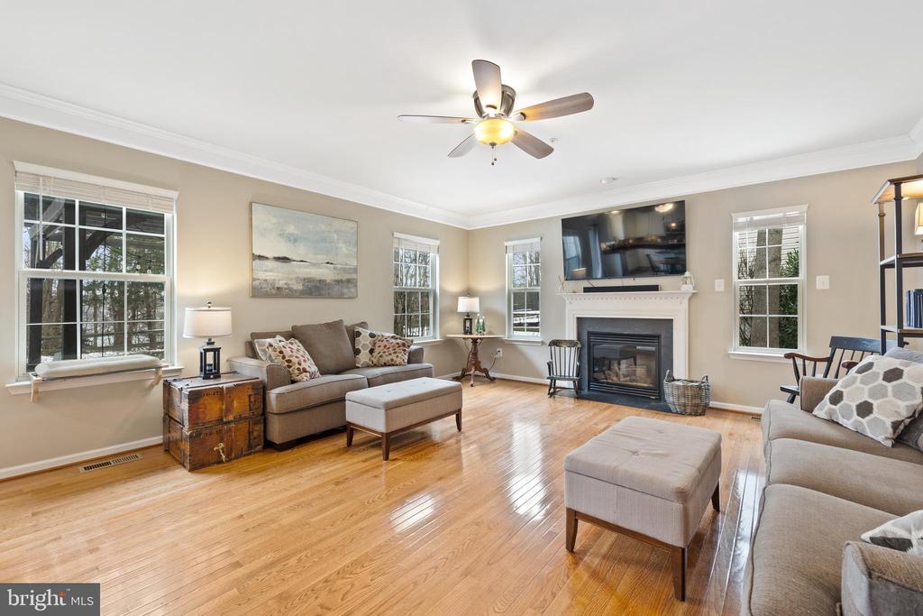 6692 GLEN LANE