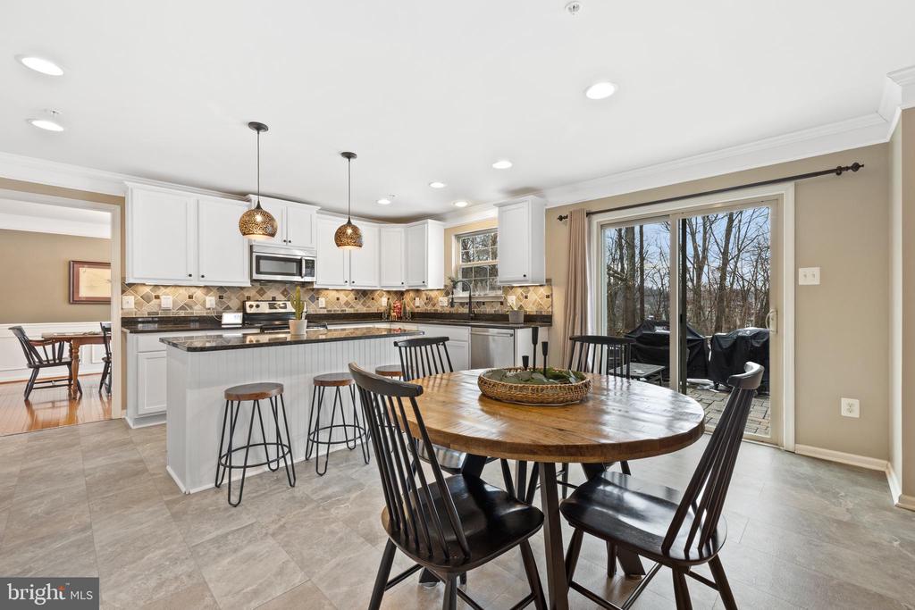 6692 GLEN LANE