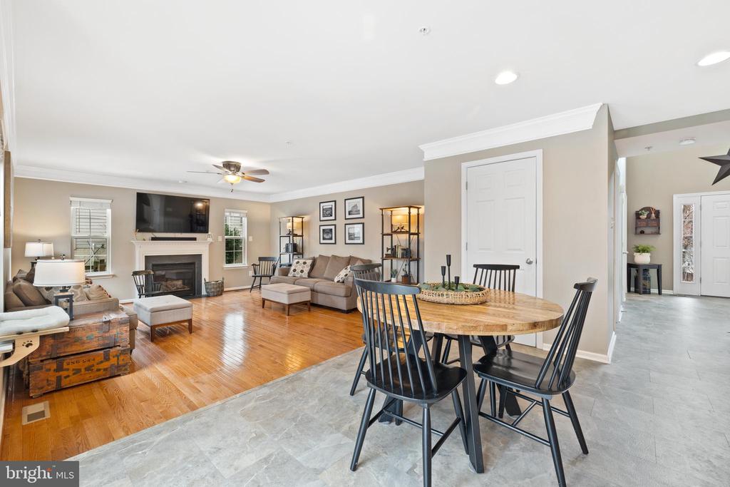 6692 GLEN LANE