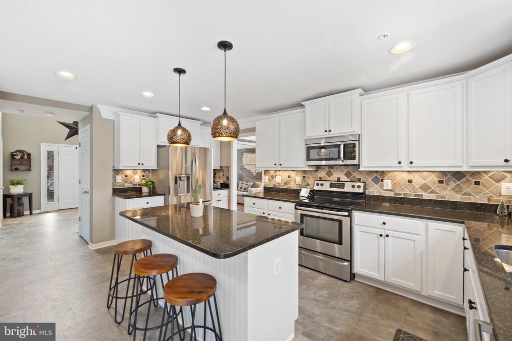6692 GLEN LANE
