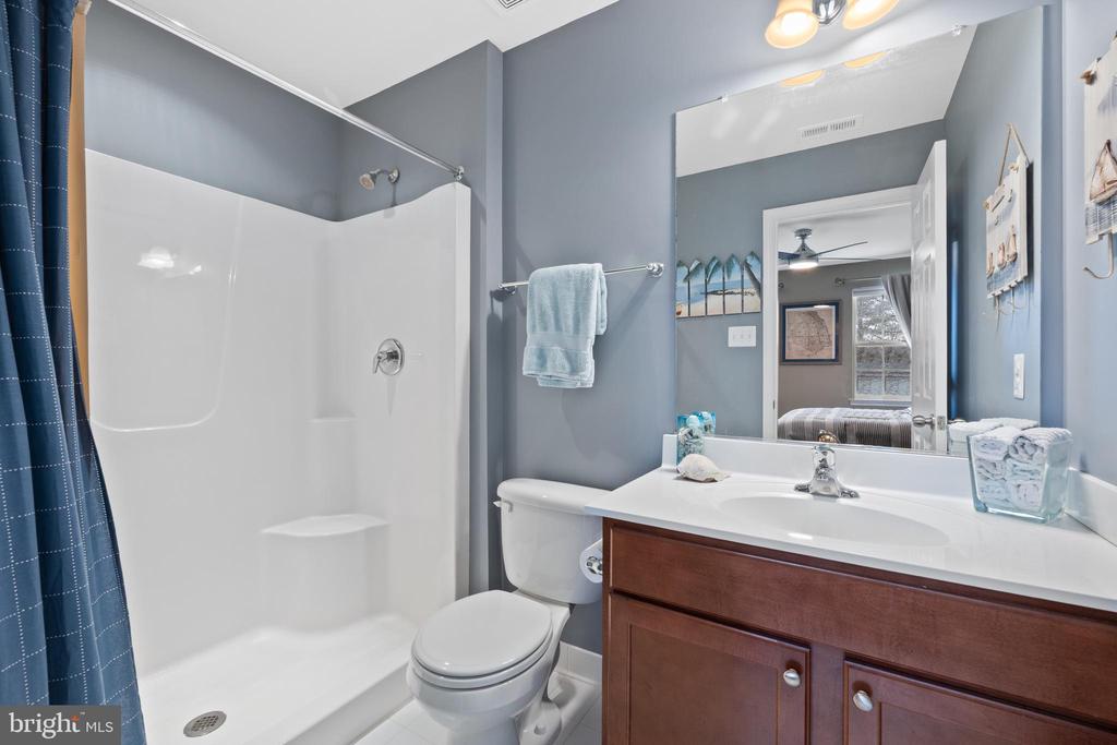 6692 GLEN LANE